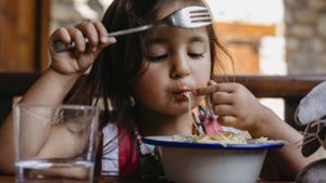 Immer nur Nudeln oder Reis – ist das gesund für Kinder? Foto: imago images/Westend61/Valentina Barreto