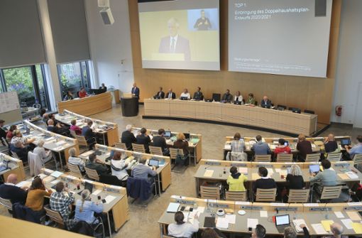 Der neue Stuttgarter Gemeinderat soll für die Fraktionsarbeit mehr Geld erhalten. Foto: Lichtgut/Leif Piechowski