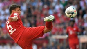 Diese Schusshaltung dürfte VfB-Fans bekannt vorkommen: Benjamin Pavard bei seinem Treffer zum 1:1 gegen Mainz. Foto: AFP