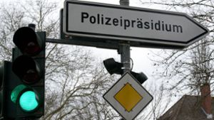 Hinweistafel in Offenburg: Ab 2020 soll es 13 regionale Polizeipräsidien im Land geben – und das erfordert einiges an Bautätigkeit. Foto: dpa