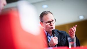 SPD-Politiker Michael Müller spricht sich für eine bessere Aufarbeitung des Umgangs mit der Corona-Pandemie aus. Foto: Christoph Soeder/dpa