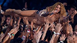 MTV Video Music Awards: Shakira badet in der Menge. Foto: imago/UPI Photo