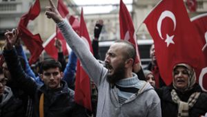 Die Nato hat die Türkei und die anderen Bündnispartner im Streit um untersagte Wahlkampfauftritte türkischer Politiker zur Mäßigung aufgerufen. Foto: AP
