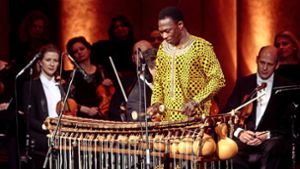 Die musikalische Brücke zum afrikanischen Kontinent baut der Balafon-Spieler Aly Keïta. Foto: factum/Bach