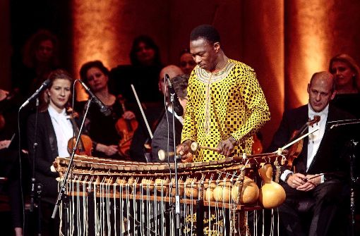 Die musikalische Brücke zum afrikanischen Kontinent baut der Balafon-Spieler Aly Keïta. Foto: factum/Bach