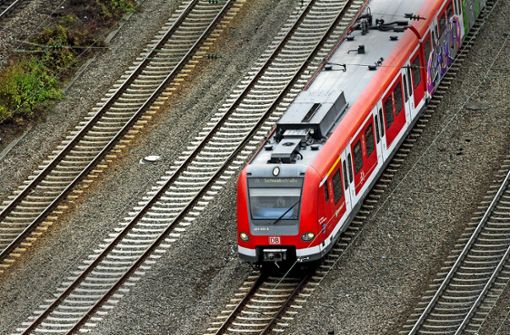 Die S-Bahn könnte künftig häufiger von Stuttgart in Richtung Ludwigsburg und Bietigheim-Bissingen fahren, vielleicht sogar direkt aus Richtung Weil der Stadt. Foto: factum/Granville