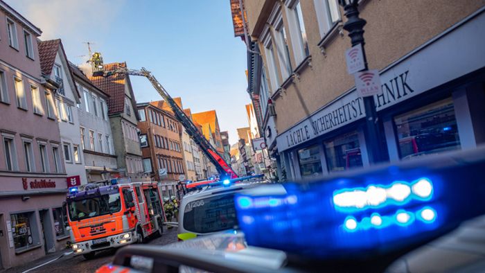 Nach Brand in Esslingen: Das Nachbarhaus ist auch beschädigt