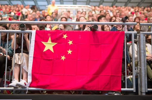 Chinesische Fans: Bald ein gewohntes Bild in der Regionalliga Südwest? Foto: dpa