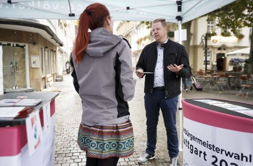 Marco Völker beim Straßenwahlkampf Foto: Lichtgut/Julian Rettig