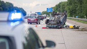 Der Fahrer wurde bei dem Unfall bei Walldorf leicht verletzt. Foto: 7aktuell.de/Simon Adomat