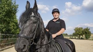 Ute Matos hält neben ihrem Pferd Dike auch Ponys, Esel, Katzen und Hasen – und jetzt auch einen Weltrekord. Foto: factum/