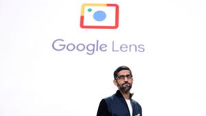 Google-Chef Sundar Pichai präsentiert auf Googles Entwicklerkonferenz auch den Fotodienst Google Lens. Foto: Getty Images