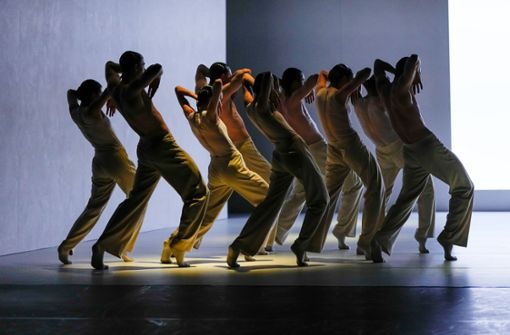 Mit ihrem neuen Ballett „In esisto“, bei „Creations X–XIII“ zu sehen,  empfahl sich Choreografin Vittoria Girelli auch für die kommende Spielzeit. Foto:  