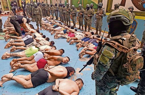 Drei Tage nach dem Mord an Präsidentschaftskandidat Fernando Villavicencio wurden Dutzende Männer von Polizei und Armee verhaftet. Foto: AFP