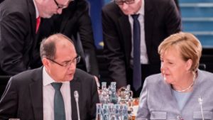 Bundeskanzlerin Angela Merkel (CDU) und Landwirtschaftsminister Christian Schmidt (CSU). Foto: dpa