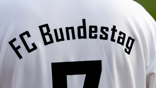 Der FC Bundestag ist die parteiübergreifende Fußballmannschaft im Deutschen Bundestag. Foto: Fabian Sommer/dpa
