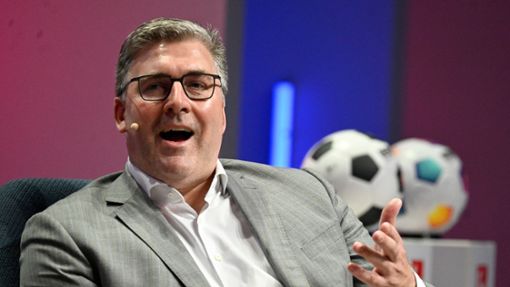 Eintracht-Vorstandssprecher Axel Hellmann äußerte sich nach dem Sieg gegen Augsburg. Foto: Roberto Pfeil/dpa