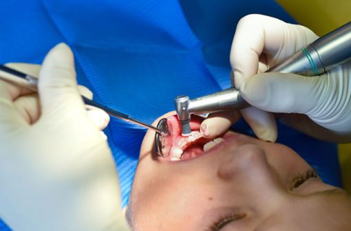 Immer mehr Zahnärzte arbeiten in Anstellung. Foto: dpa//Patrick Pleul