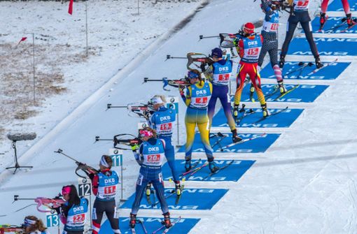 Beim Biathlon wird entweder im Liegen oder im Stehen geschossen – beides jedoch auf dieselbe Entfernung. Foto: imago/Gerhard Koenig