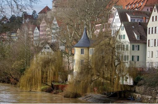 Mit einem Festakt in Tübingen ist am Samstag der Hölderlinturm wiedereröffnet worden – es war zugleich der Startschuss ins Jubiläumsjahr mit 650 Veranstaltungen bundesweit. Foto: epd/Gerhard Baeuerle