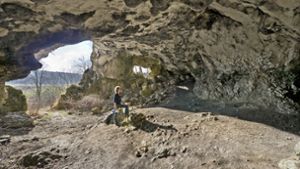 Die Bocksteinhöhle bei Öllingen – hier hat schon der Neandertaler Spuren hinterlassen. Foto: Helmut Schlaiß Langenau