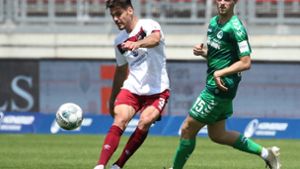 Abwehrmann Konstantinos Mavropanos (li.) kommt auf Leihbasis zum VfB Stuttgart. Foto: imago/Bernd