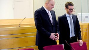 Olaf Glaeseker (links) mit seinem Anwalt. Foto: dpa