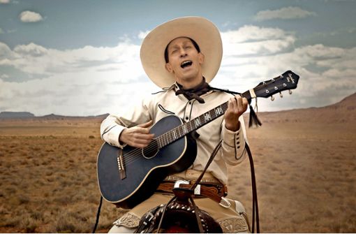 Ein singender Cowboy, aber ein ziemlich irrer: Tim Blake Nelson als Revolverheld Buster Scruggs Foto: Netflix