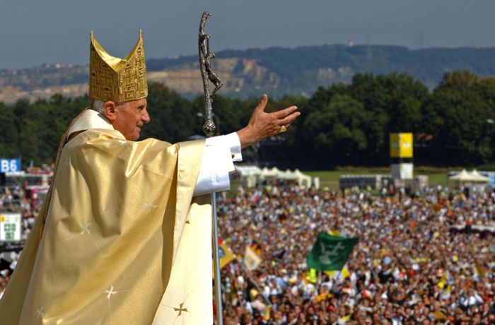 Trauer im Vatikan: Ist  Joseph Ratzinger als Papst Benedikt XVI.  gescheitert?