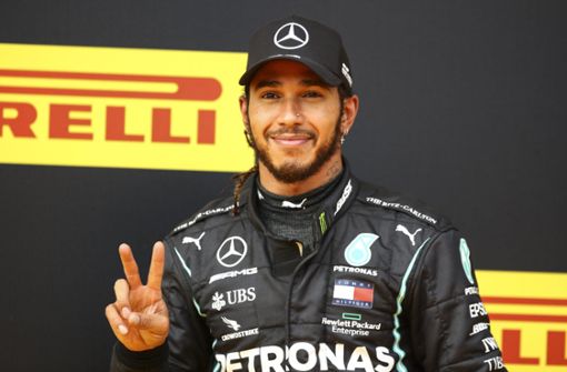 Lewis Hamilton kann mit sich und der Welt zufrieden sein - er siegt in Österreich. Foto: dpa/Mark Thompson