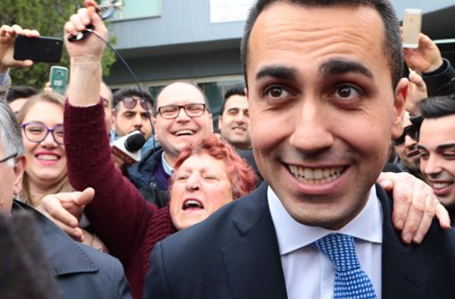 Fünf-Sterne-Spitzenkandidat Luigi Di Maio kann sich als Wahlsieger fühlen – regieren kann er damit aber noch lange nicht. Foto: AFP