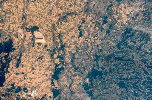 Deutschland hat Sonnenbrand: Der deutsche Astronaut Alexander Gerst hat dieses Bild von der Raumstation ISS augenommen – und war erstaunt, wie dürr das Land in diesem Sommer ist. Foto: ESA