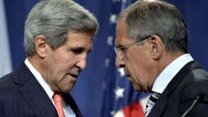 Russlands Außenminister Sergej Lawrow (rechts) und sein US-Kollege John Kerry wollen die Gespräche fortsetzen. Foto: dpa