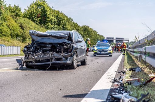 Drei Unfälle sorgen am Donnerstagnachmittag auf der A8 bei Leonberg für Stauchaos. Foto: 7aktuell.de