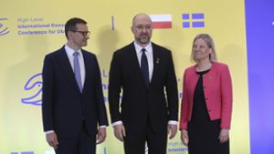 Von links nach rechts: Mateusz Morawiecki (Ministerpräsident von Polen), Denys Schmyhal (Ministerpräsident der Ukraine) und Magdalena Andersson (Ministerpräsidentin von Schweden). Foto: dpa/Michal Dyjuk