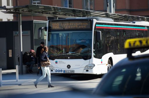 Noch sind Rexer-Busse nicht aus dem Stadtbild verschwunden Foto: Ines Rudel