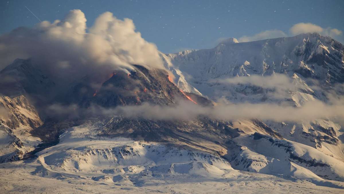 Schiwelutsch auf Kamtschatka: Russischer Riesenvulkan spuckt Aschewolke aus