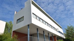 100 Jahre nach dem Bau der Weißenhofsiedlung in Stuttgart – hier das Haus von Le Corbusier – soll es wieder eine Bauausstellung geben. Foto: dpa