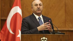Der türkische Außenminister Mevlüt Cavusoglu hat die syrische Regierung vor einer Unterstützung der Kurdenmiliz YPG gewarnt. Foto: AP