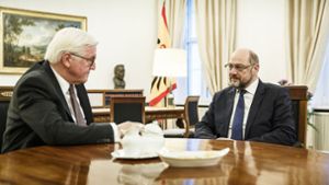 Bundespräsident Frank-Walter Steinmeier redet SPD-Chef Martin Schulz vor den „Groko“-Sondierungen ins Gewissen Foto: Bundesregierung
