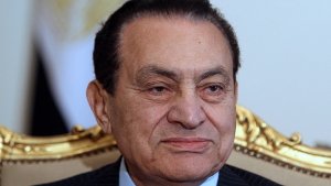 Husni Mubarak wurde wegen Korruption zu drei Jahren Haft verurteilt.  Foto: EPA FILE