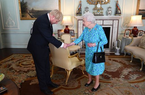 Premierminister Boris Johnson mit Queen Elizabeth II. Foto: dpa