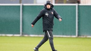 Augsburgs Trainer Heiko Herrlich schwört trotz Corona auf Mannschaftstraining. Foto: imago//Christian Kolbert