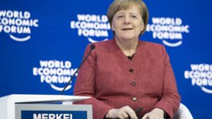 Kanzlerin Angela Merkel trägt Rot in Davos. Foto: dpa
