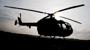 Ein schwarzer Hubschrauber landet in Backnang – und löst ein munteres Rätselraten aus (Symbolbild). Foto: dpa