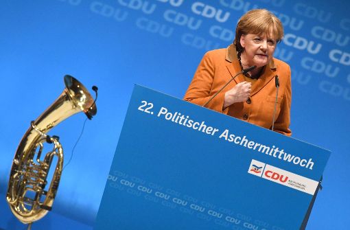 Bundeskanzlerin Angela Merkel (CDU) hat mit Nachdruck die Freilassung des in Istanbul inhaftierten deutsch-türkischen Journalisten Deniz Yücel gefordert. Foto: dpa-Zentralbild