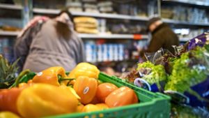 Die Supermärkte geben zwar noch  Obst und Gemüse ab, aber  keine Trockenwaren mehr wie etwa   Nudeln, Reis und Mehl. Foto: picture alliance//Sebastian Gollnow
