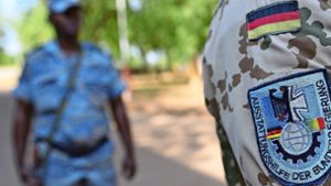 Ein Bundeswehrsoldat in Koulikore in Mali, wo deutsche Soldaten bei einer EU-Ausbildungs- und – Beratungsmission  tätig sind Foto: dpa/Oliver Lang