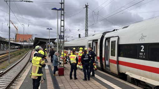 Nach dem Zusammenstoß zweier Züge ist der Bahnverkehr wieder angelaufen. (Archivbild) Foto: dpa/--