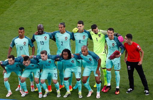 Auf dem Teamfoto mit der portugiesischen Nationalmannschaft. Wenn das mal kein Andenken ist. Foto: Getty Images Europe